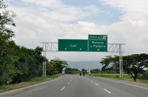 El límite de velocidad en la recta Cali - Palmira es de 100 km/h.