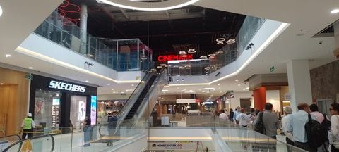 Más de 100 tiendas tiene Mallplaza que abre sus puertas este jueves en Cali. Este es el quinto centro urbano que la compañía chilena abre en Colombia.