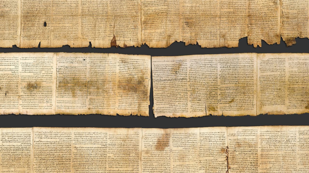 Reproducción fotográfica del Gran Rollo de Isaías, el mejor preservado de los rollos bíblicos encontrados en Qumrán. Wikimedia Commons / Ardon Bar Hama