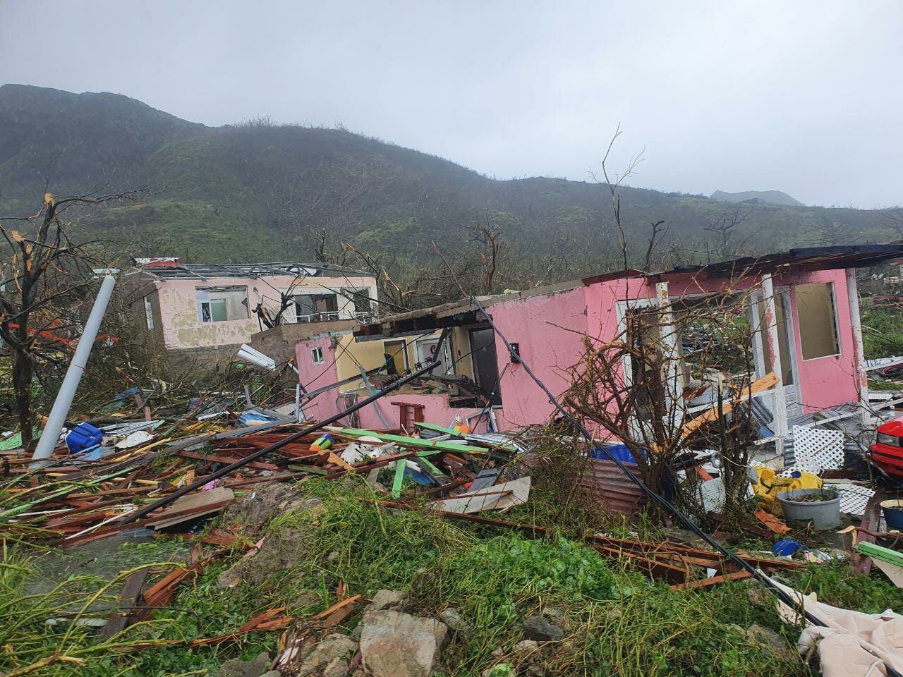 Casas destruidas en Providencia quedaron destruidas el paso del huracán Iota.