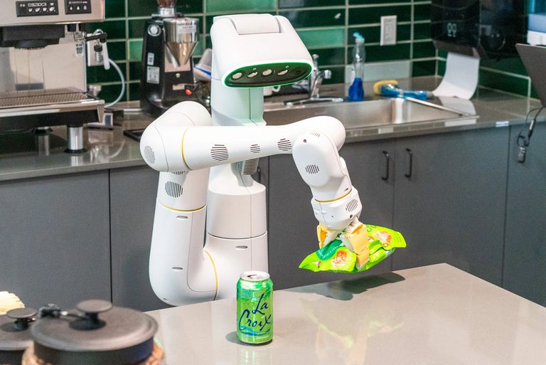 Los robots de Everyday Robots se encargaban de tareas domésticas al interior de las cafeterías de Google.