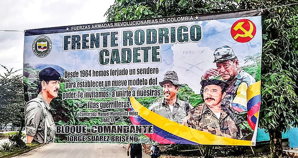     En Caquetá, Meta, Guaviare y otros departamentos, las disidencias de las Farc han dejado vallas en las carreteras. 