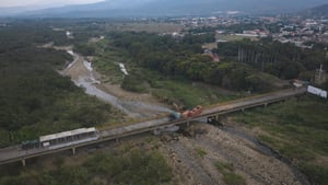 Colombia mantendrá cerrada la frontera con Venezuela hasta el 1 septiembre