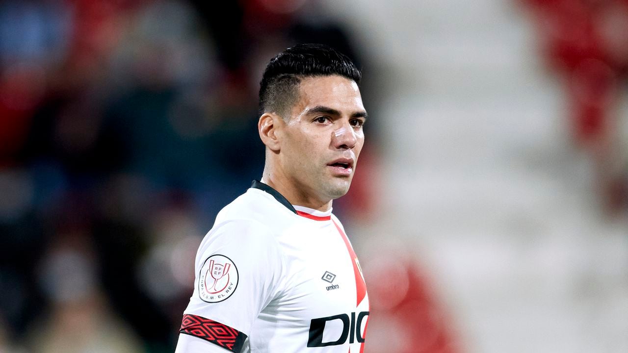 MIRANDA DE EBRO, SPAIN - JANUARY 05: Radamel Falcao of Rayo Vallecano looks on during the round of 32 of the Copa del Rey match between CD Mirandes and Rayo Vallecano at Municipal de Anduva on January 05, 2022 in Miranda de Ebro, Spain. (Photo by Ion Alcoba/Quality Sport Images/Getty Images)