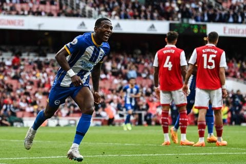 Arsenal cayó goleado 3-0 como local frente al Brighton, por la fecha 36 de la Premier League.