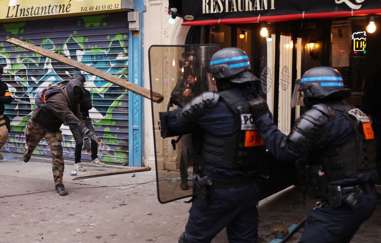 Fuertes protestas en París este 19 de enero de 2023. Foto: AFP.