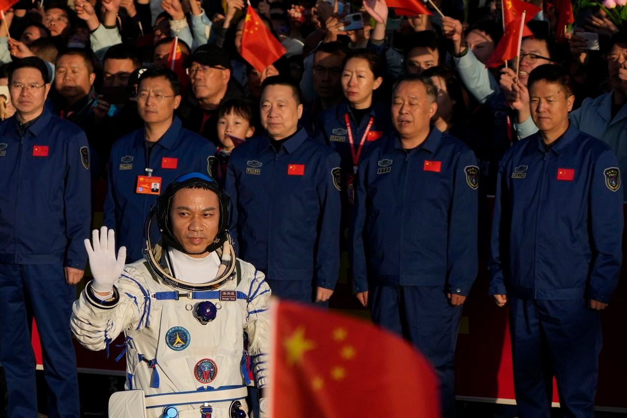 China lleva miles de años investigando el movimiento de las estrellas y los planetas, mientras que en los tiempos modernos se ha esforzado por convertirse en líder en exploración espacial y ciencia.