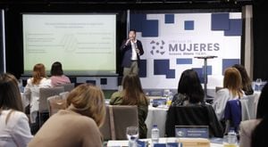 Luis Soto, experto en negociación de The Maker Group Latinoamérica, reiteró la importancia de fortalecer la confianza en contextos de negociación.