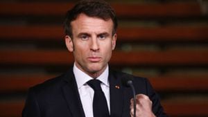 El Ejecutivo de Emmanuel Macron descartó que la medida del retraso para pensionarse se evalúe.