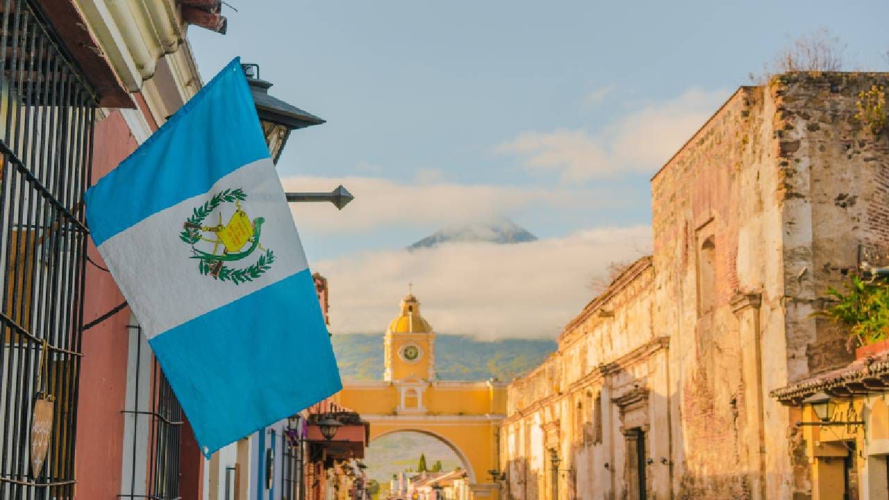 Buena parte de sus predicciones se centraron en América Latina (imagen referencia bandera de Guatemala).