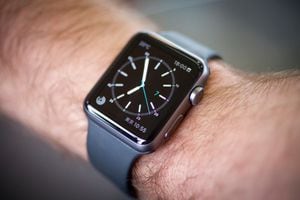 (GERMANY OUT)   Apple Watch showing the local time on the dial, and below the time of Tokyo, Japan.   (Photo by Dünzl\ullstein bild via Getty Images)