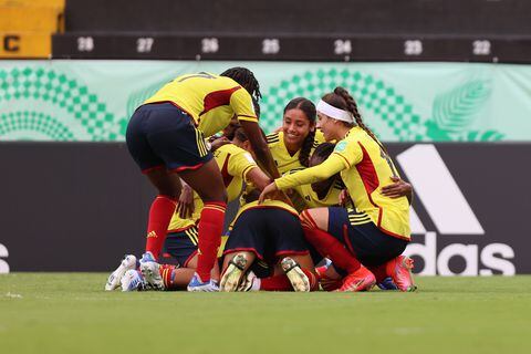 ALAJUELA, COSTA RICA - AUGUST 10: Colombia celebrates after Mariana Munoz scores the first goal against Germany at Alejandro Morera Soto on August 10, 2022 in Alajuela, Costa Rica. (Photo by Tim Nwachukwu - FIFA/FIFA via Getty Images)