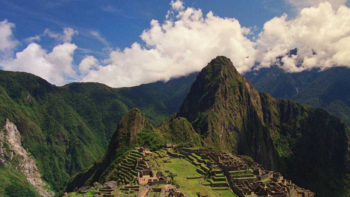 Machu Picchu: cierran tren turístico por protestas en Cusco