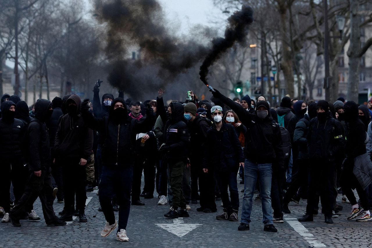 En imágenes : Enfrentamiento entre policía y manifestantes en Francia.