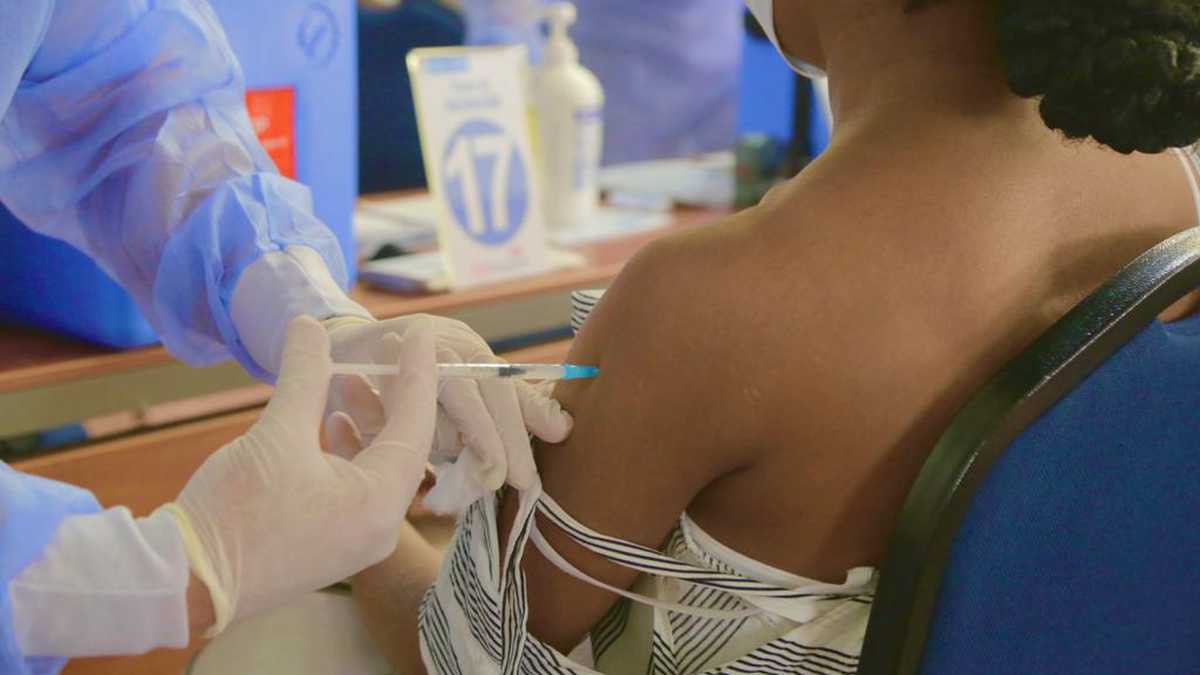 Colombia ya está por encima del promedio de vacunación a nivel mundial, según Oxford