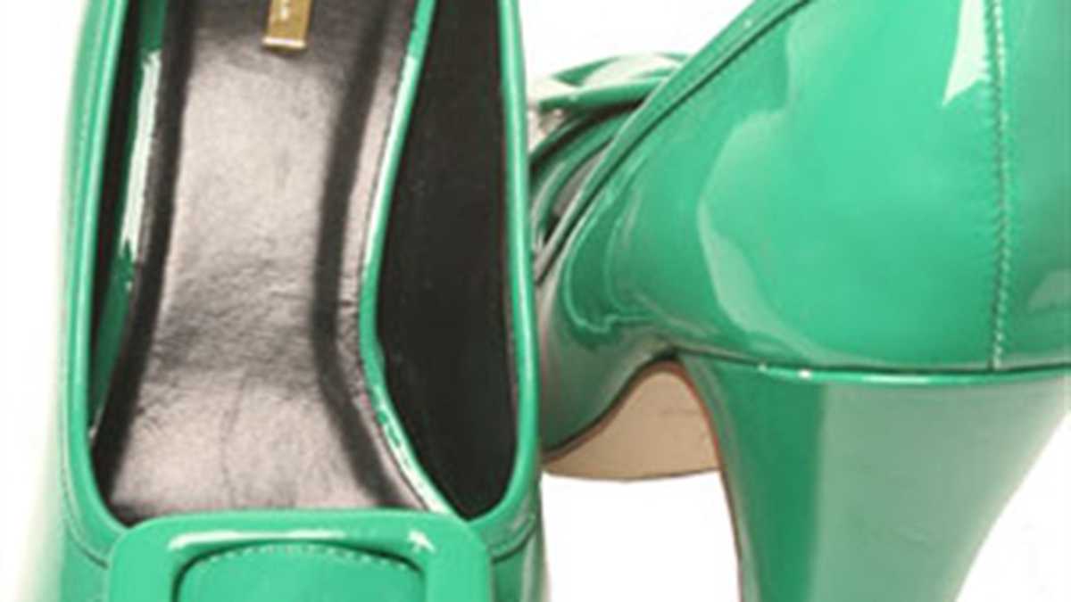 Zapatos verdes de charol de Adrissa.