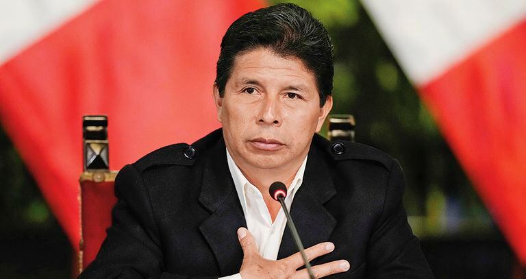 Pedro Castillo se enfrenta a una denuncia constitucional, algo inédito para la historia del país. La Fiscalía lo acusa de varios cargos de corrupción.