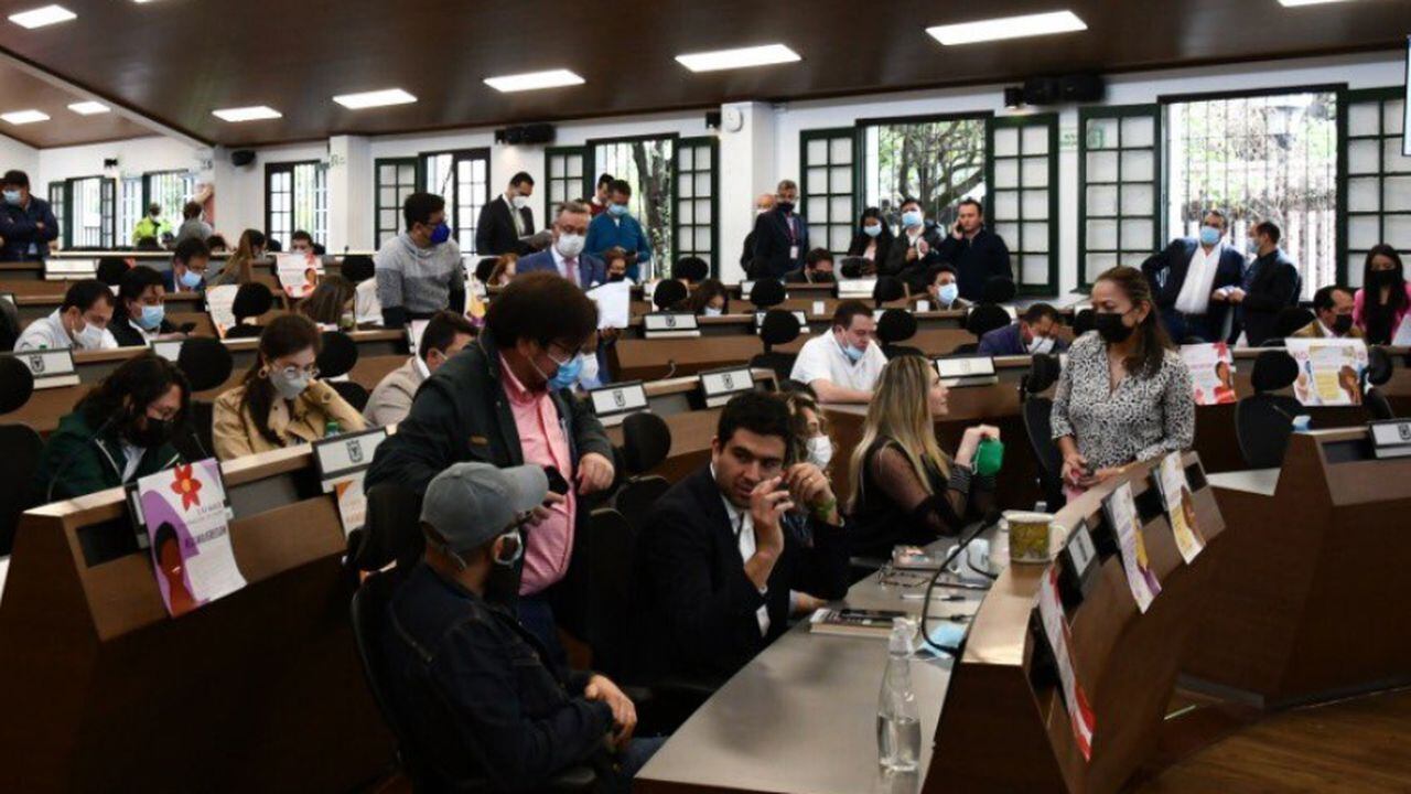 Plenaria del Concejo de Bogotá discutiendo la modificación al reglamento interno.