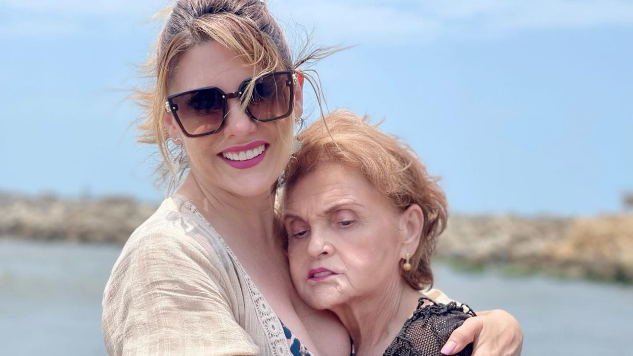 Las lágrimas de Ana Karina Soto en su regreso a su programa en el Canal RCN tras muerte de su mamá