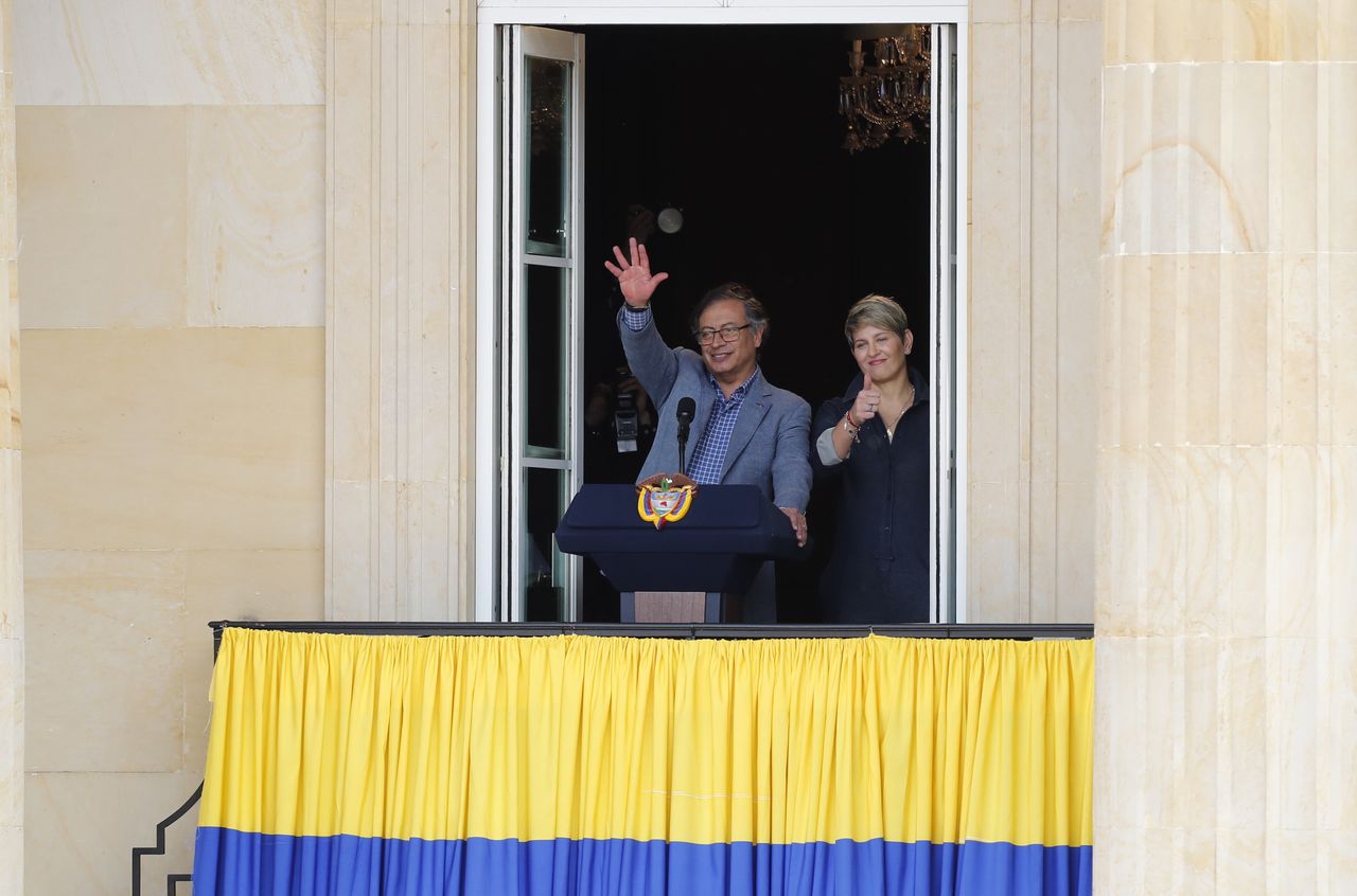 Primera dama Verónica Alcocer  desde el balcón de la Casa de Nariño
Bogota  mayo 1 del 2023
Foto Guillermo Torres Reina / Semana