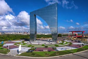 La Ventana de campeones de Barranquilla, conocida también como aleta de tiburón