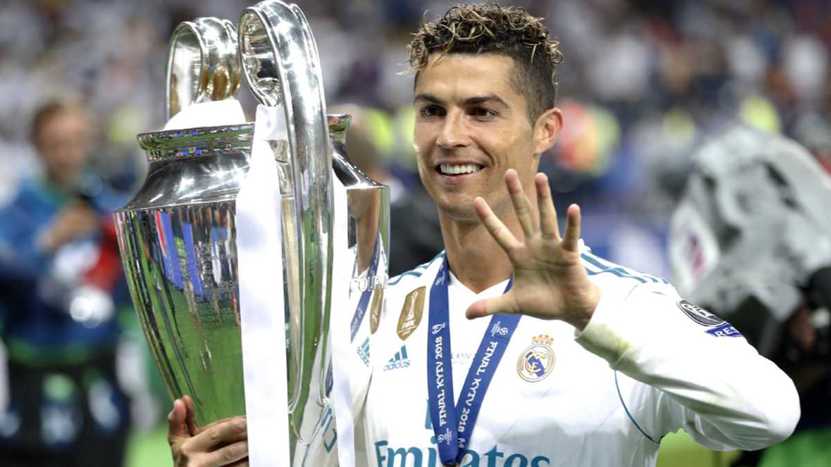 Zinedine Zidane habló sobre los rumores que vinculan a Cristiano Ronaldo con el Real Madrid. Foto: AP / Pavel Golovkin