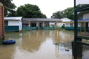 Las fuertes precipitaciones afectaron no solo viviendas, sino instituciones educativas de la ciudad que han quedado bajo el agua.