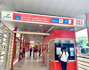 Estación del sistema de transporte masivo Transmetro en Barranquilla.