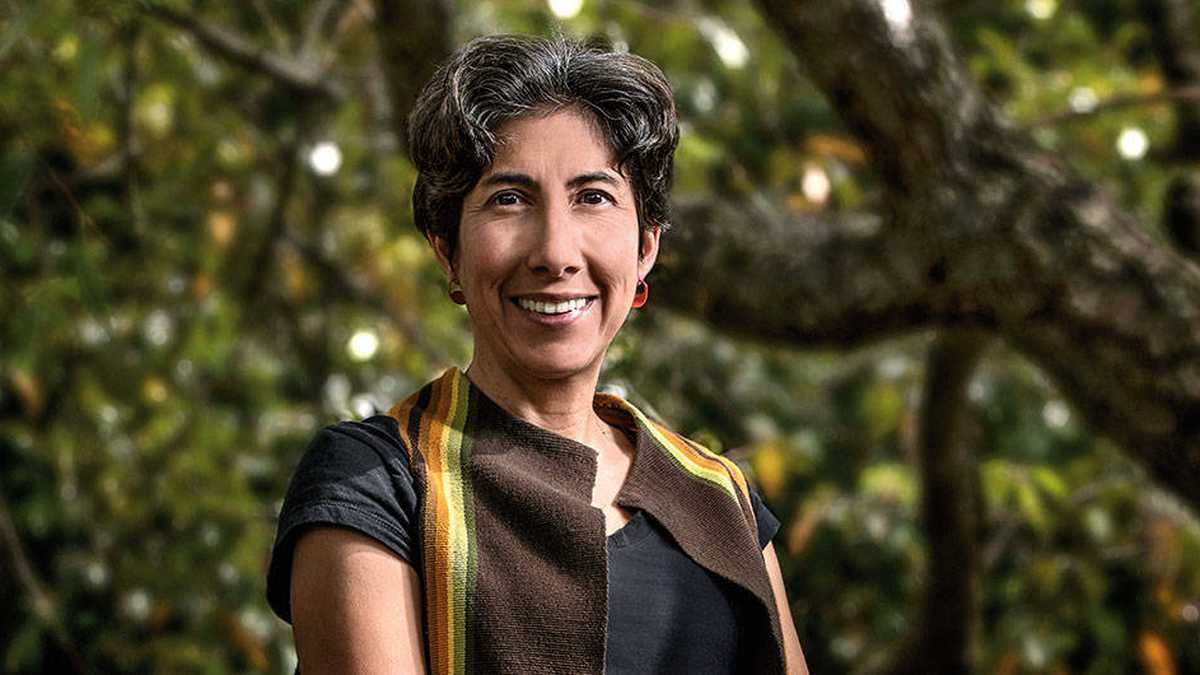 Marcela Eslava, decana de la facultad de economía de la Universidad de los Andes.