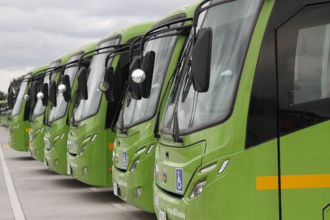 Los nuevos vehículos operarán en 14 rutas que refuerzan la cobertura del Sistema Integrado de Transporte Público, para beneficio de más de 100.000 usuarios diarios en 8 localidades de Bogotá.