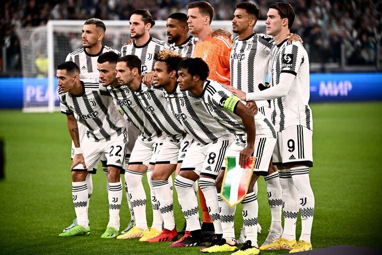 Juan Guillermo Cuadrado fue el capitán de Juventus en la tercera fecha de la Champions League. (Photo by Marco BERTORELLO / AFP)