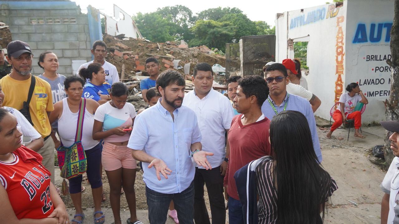 Jaime Pumarejo, alcalde de Barranquilla, dialogando con la comunidad.