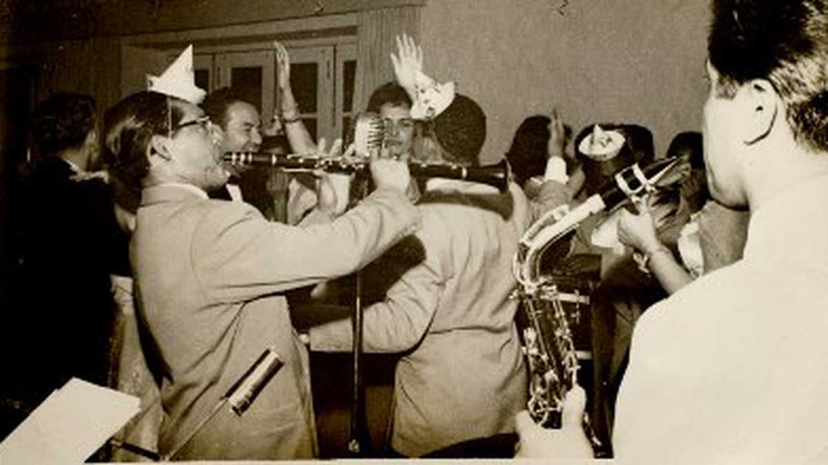 La Orquesta de Lucho Bermúdez en el Club Campestre de Medellín a finales de los años cuarenta.