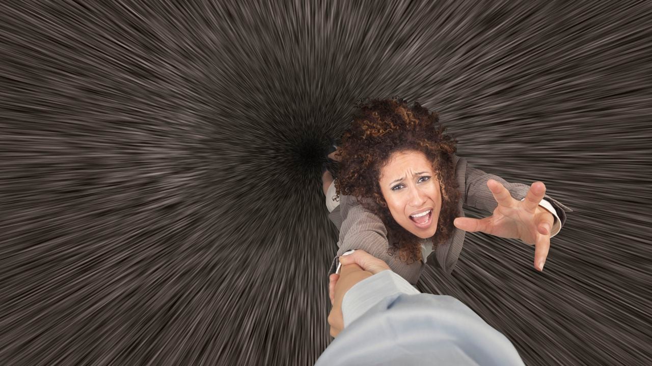 Científico creó una animación sobre la experiencia que se sentiría al interior de un agujero negro.