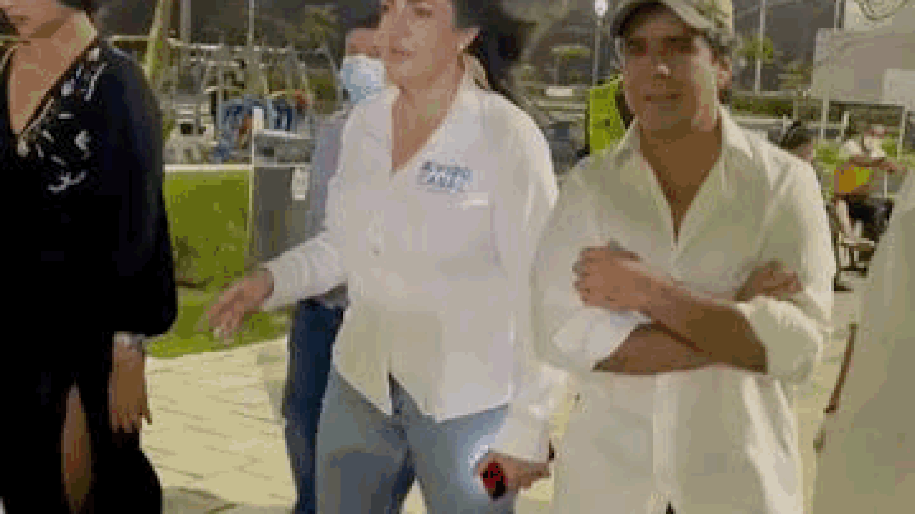 María Fernanda Cabal y Álex Char recorren juntos el Malecón, en Barranquilla.