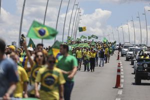 Los seguidores del actual presidente Jair Bolsonaro mantuvieron varios días de bloqueos en Brasil. (Photo by Anderson Coelho / AFP)