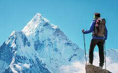 Más de 300 personas han muerto desde que comenzó la historia de la escalada de la montaña, según la base de datos Himalayan.