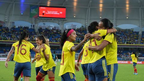 Selección Colombia femenina. Las mujeres del equipo nacional empataron 2 a 2 con Argentina en el estadio Pascual Guerrero ante más de 20 mil espectadores en duelo preparatorio para la Copa América.