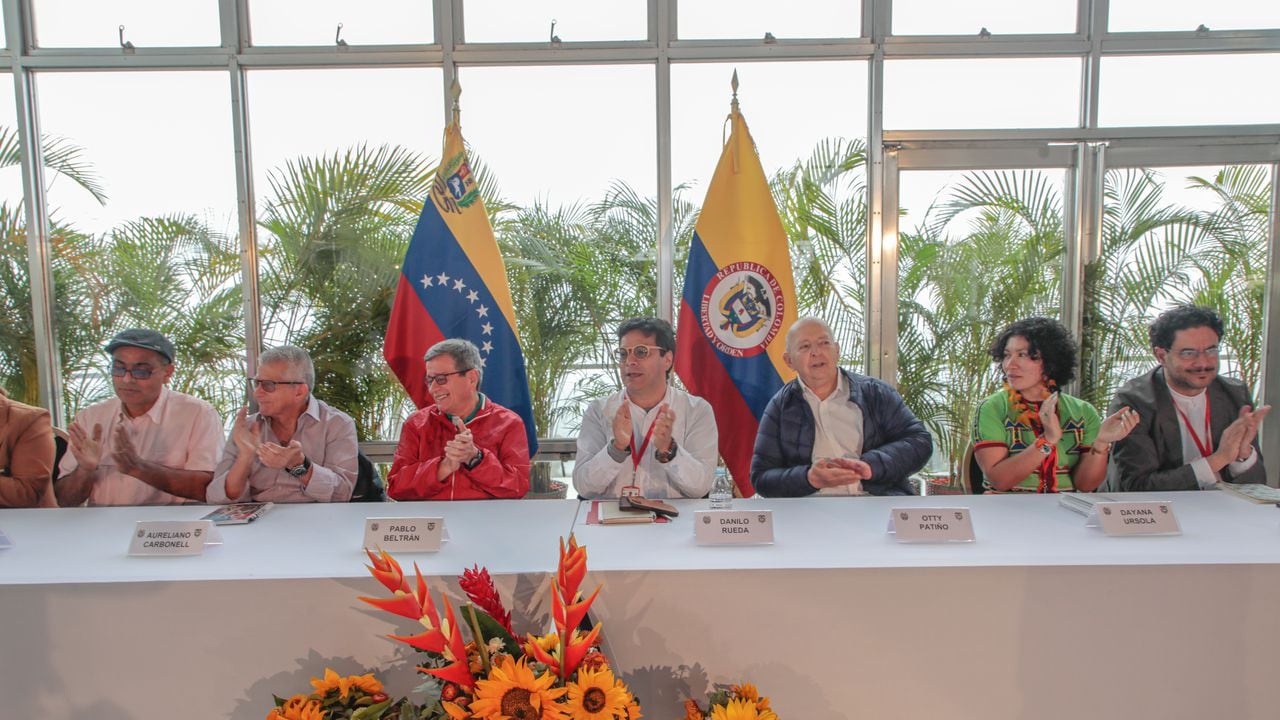 Delegaciones de paz del Gobierno y del ELN en Caracas (Venezuela).