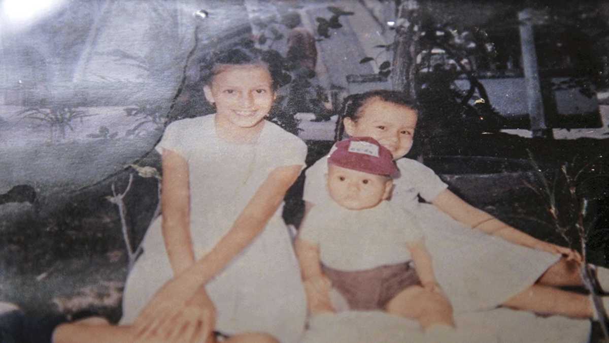 Flor María Vargas estaba con sus cuatro hijos el día de la avalancha. A su hijo Daniel lo reconoció en imágenes de televisión. El nombre de Gloria, la mayor, apareció en una lista de sobrevivientes. 
