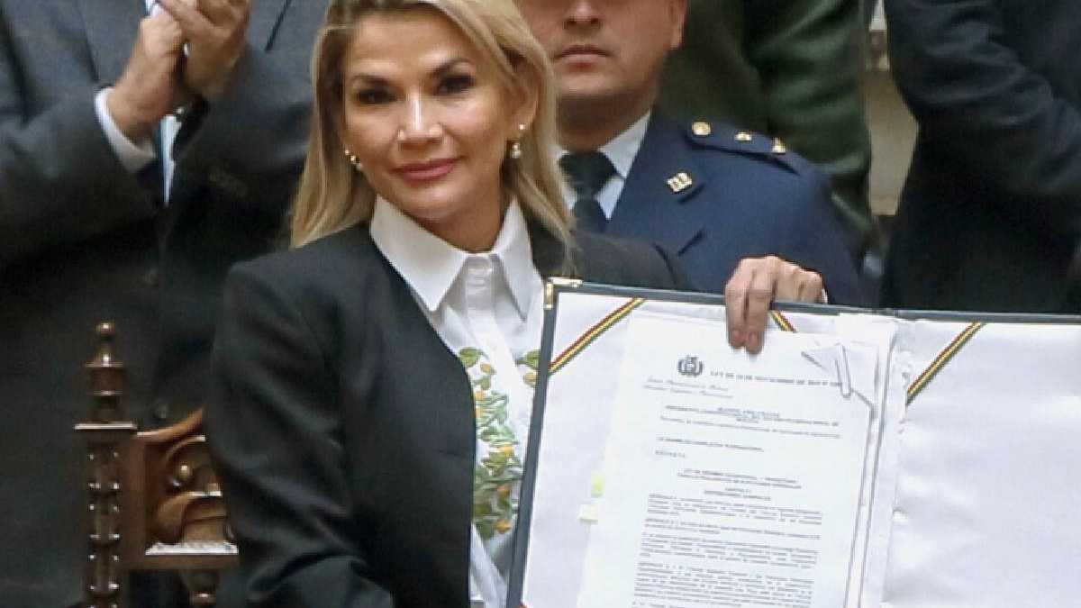 La detenida expresidenta de Bolivia denuncia una serie de irregularidades en el marco del juicio que se adelanta en su contra. La mujer advierte que no actuó en respuesta a un plan de golpe de Estado contra Evo.