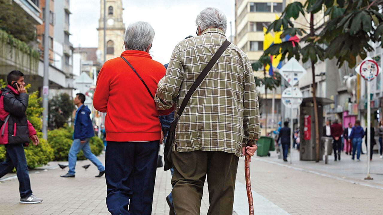    La proporción de personas  mayores de 60 años respecto al resto de la población pasará del 9 por ciento en 2005 al 31 por ciento en 2060. 