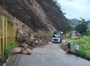 Cierre total por deslizamiento de tierra y rocas en vías de Norte de Santander