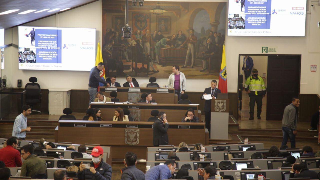 La plenaria del Concejo de Bogotá aprobó el proyecto de acuerdo de Mínimo Vital de Internet en la ciudad.