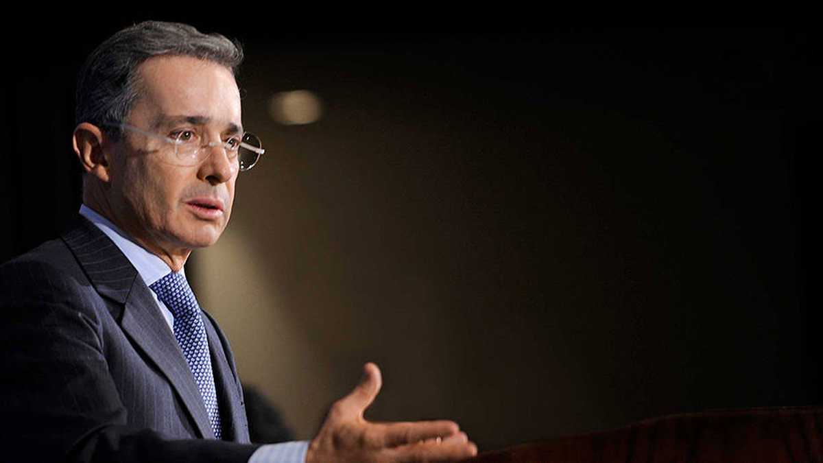 Álvaro Uribe Vélez, senador de la República.