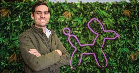 Camilo SánchezCofundador de Laika y gerente de la empresa.En cuatro años han logrado crecer su negocio pasando de vender un millón de dólares en 2018 a los 130 millones con los que esperan cerrar 2022.