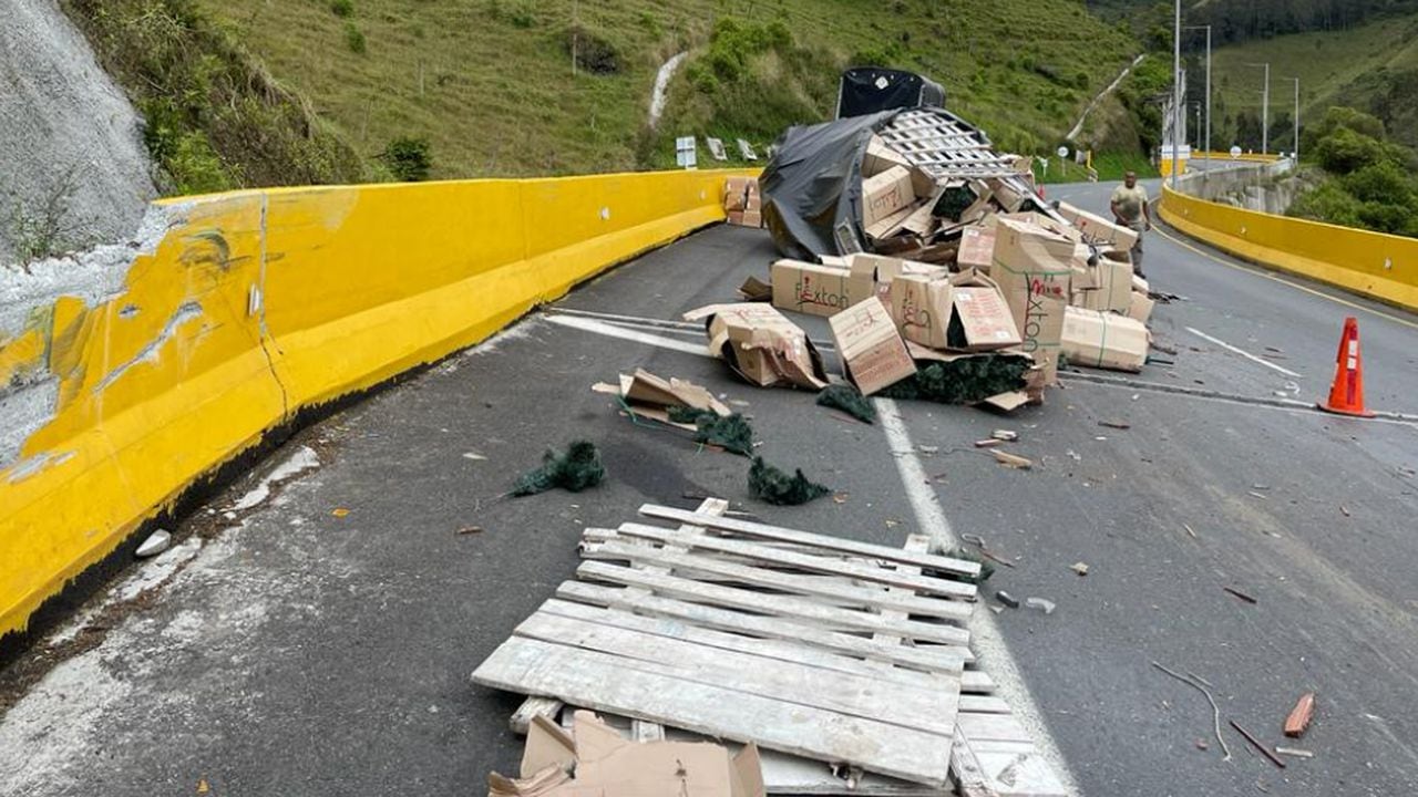 Accidente de tránsito en la vía La Línea entre dos automotores.