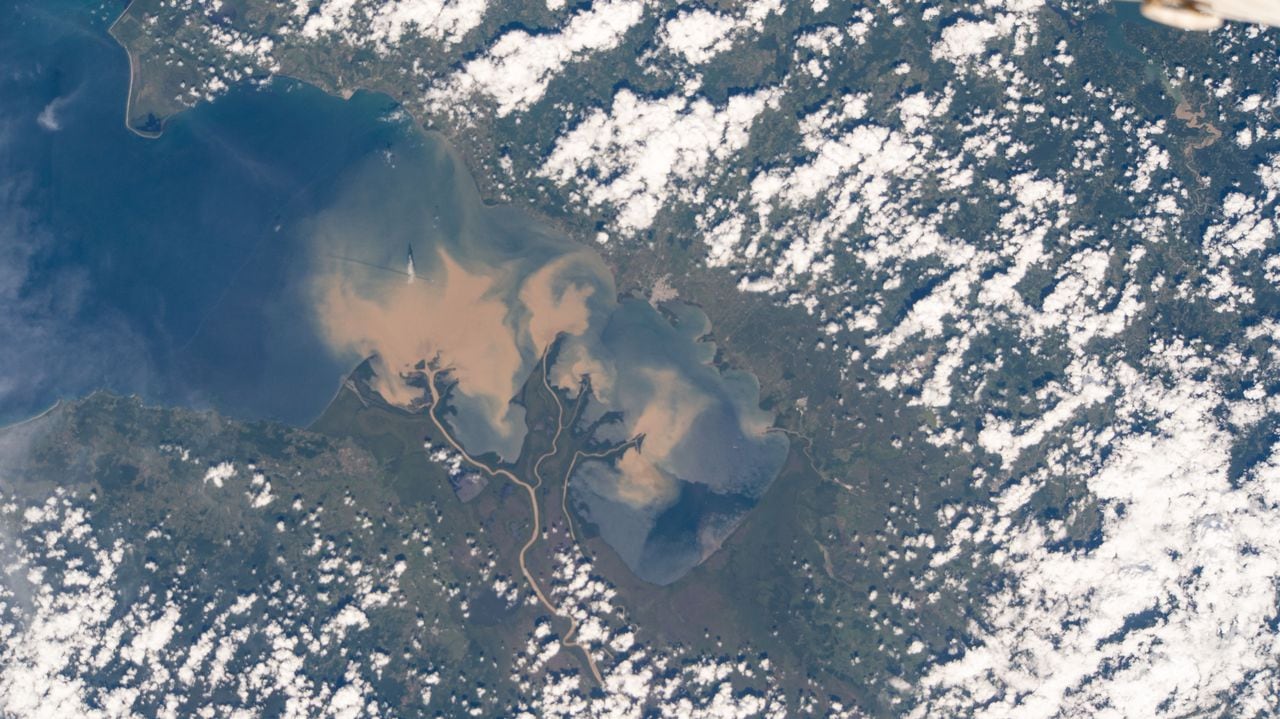 (Oct. 27, 2020) --- The Atrato River in northwestern Colombia, which leads to the Caribbean Sea, is pictured from the International Space Station.