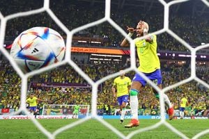 Fútbol Fútbol - Copa Mundial de la FIFA Qatar 2022 - Ronda de 16 - Brasil contra Corea del Sur - Estadio 974, Doha, Qatar - 5 de diciembre de 2022Neymar de Brasil celebra marcar su segundo gol REUTERS/Carl Recine
