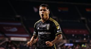 Gol del 'Cucho' Hernández en la MLS con el Columbus Crew, ante el Chicago Fire